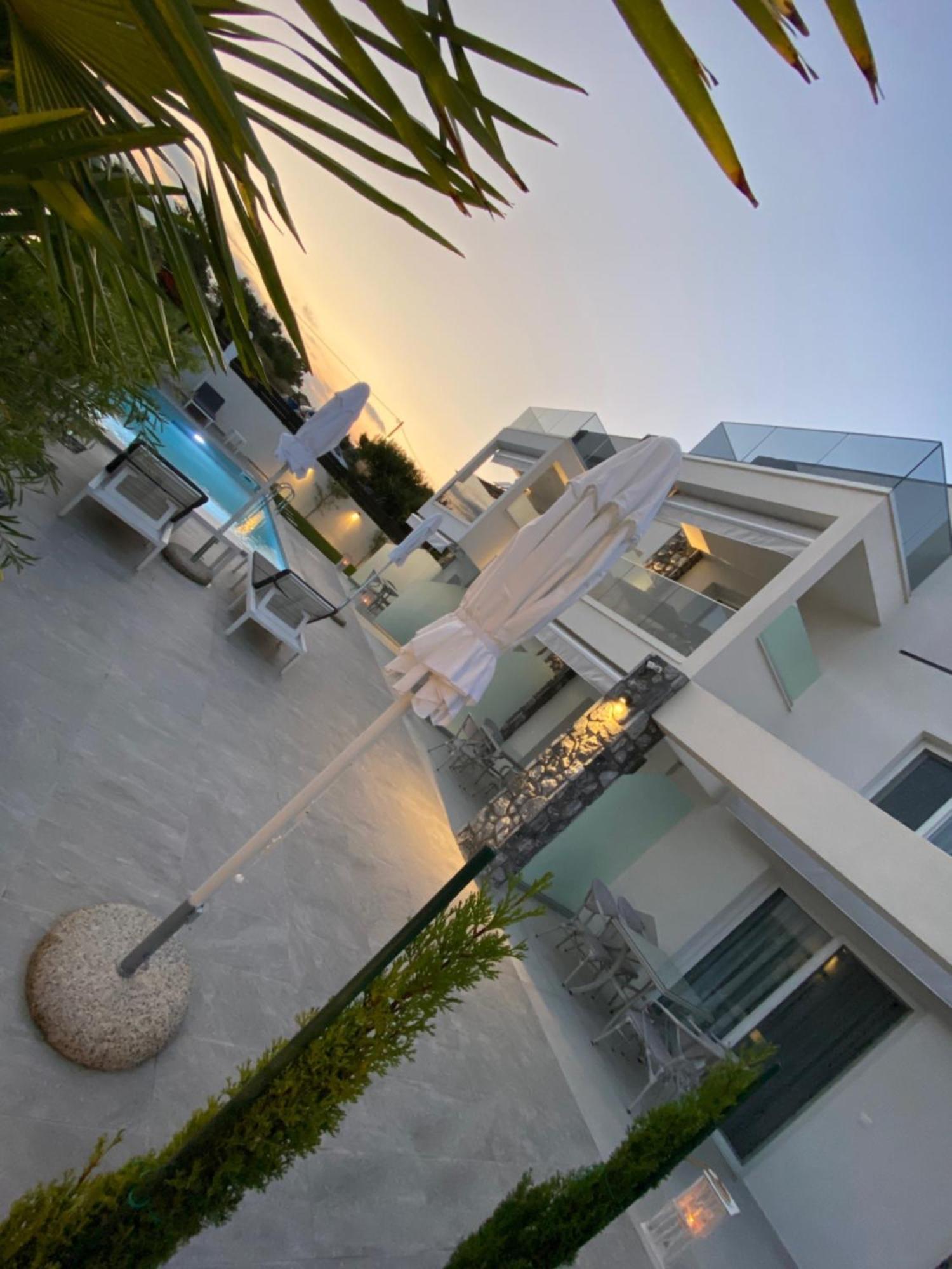 Апартаменти Interni Luxury Living Нікіті Екстер'єр фото