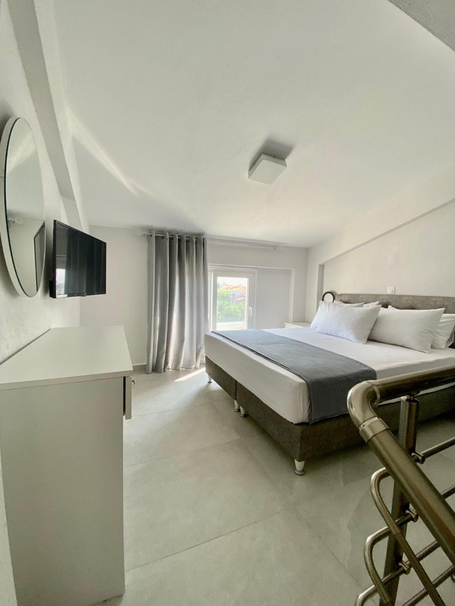 Апартаменти Interni Luxury Living Нікіті Екстер'єр фото