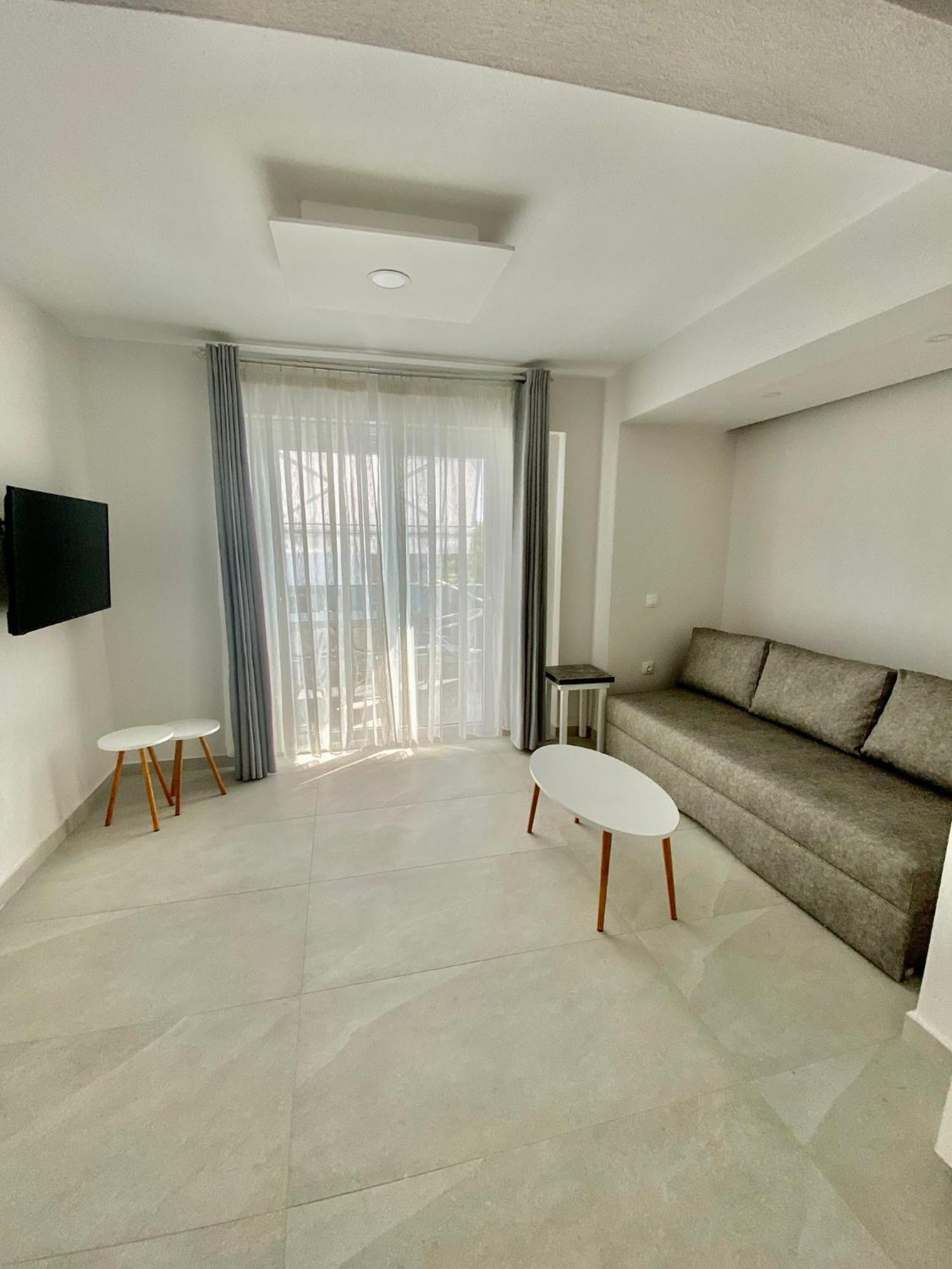 Апартаменти Interni Luxury Living Нікіті Екстер'єр фото
